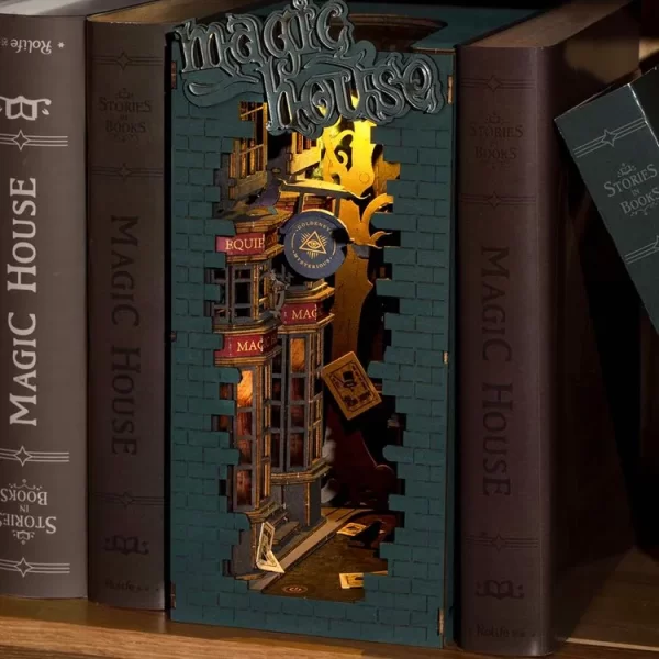 3D Пъзел Robotime - Вълшебната къща, 216 части, Booknook - Image 2