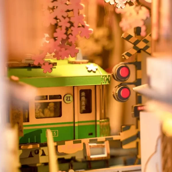 3D пъзел Robotime - Sakura Densya, 340 части, Booknook - Image 2