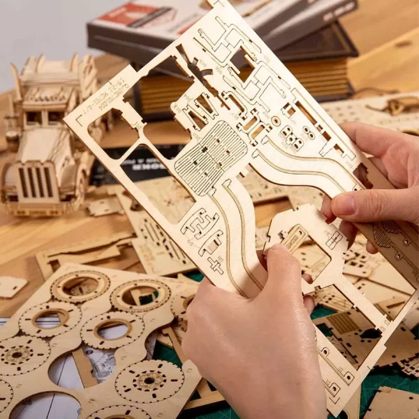Дървен 3D пъзел Robotime - Състезателен автомобил, 220 части - Image 4
