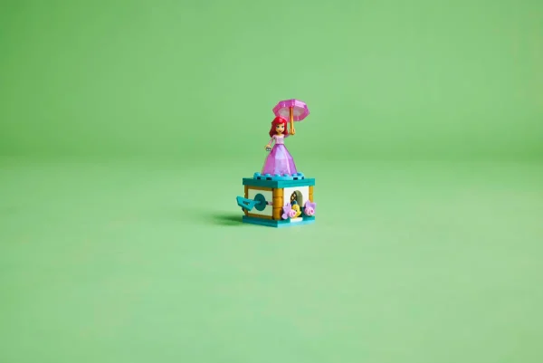 Конструктор LEGO® Disney Princess 43259 - Въртящата се Ариел - Image 2