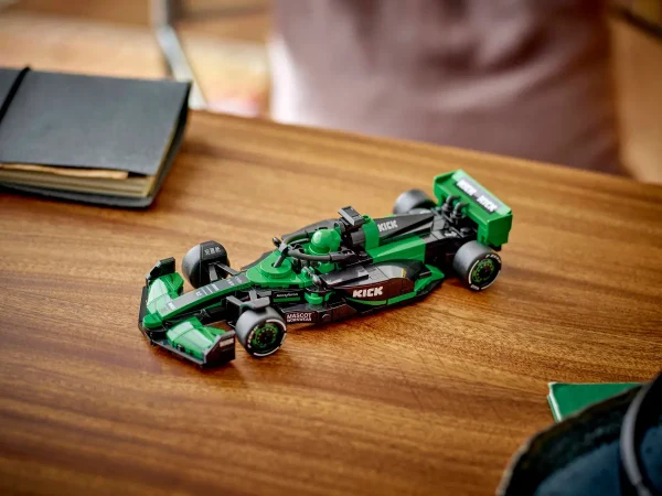 Конструктор LEGO® Speed ​​Champions 772478 - KICK Sauber F1® Team C44 - Image 2