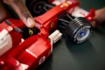Конструктор LEGO® Icons 11375 - Ferrari F2004 и Michael Schumacher - Image 6